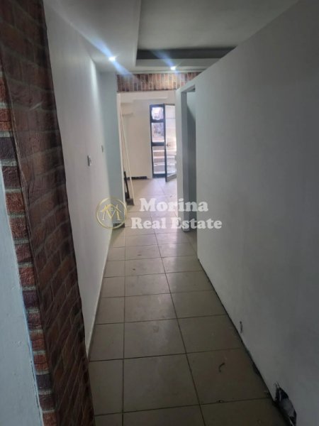 Tirane, jepet me qera ambjent biznesi Kati 1, 82 m² 450 € (Komuna e Parisit)