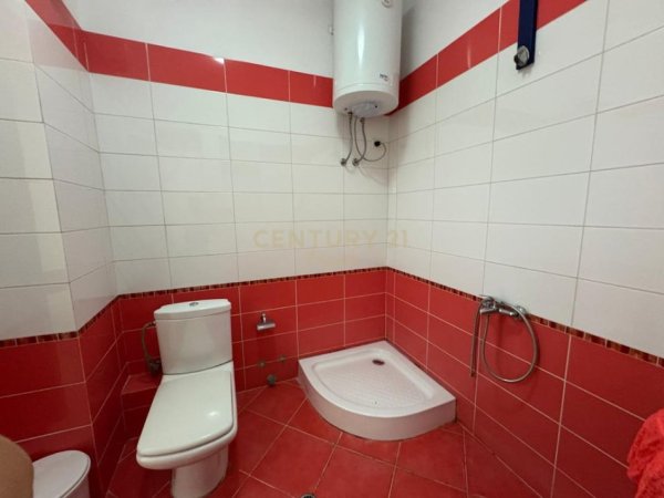 Tirane, jepet me qera apartament 2+1 Kati 2, 117 m² 650 € 