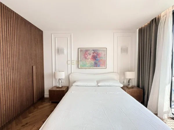 Tirane, jepet me qera apartament 2+1+Ballkon Kati 10, 120 m² 2.200 € (Liqeni)