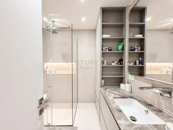 Tirane, jepet me qera apartament 2+1+Ballkon Kati 10, 120 m² 2.200 € (Liqeni)