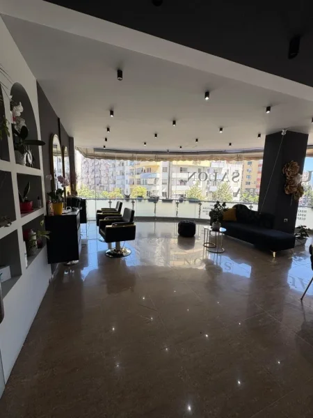 Tirane, jepet me qera ambjent biznesi Kati 1, 90 m² 1.500 € (astir)