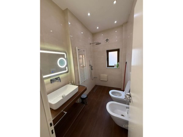 Tirane, jepet me qera apartament Kati 4, 90 m² 750 € (Myslym Shyri)