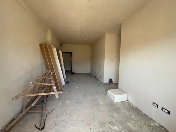 Tirane, shes apartament 1+1 Kati 2, 77 m² 117.300 € (Porta Tirana Re)
