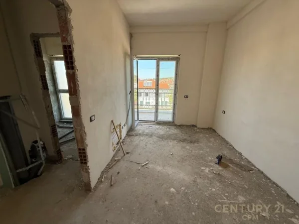 Tirane, shes apartament 1+1 Kati 2, 77 m² 117.300 € (Porta Tirana Re)