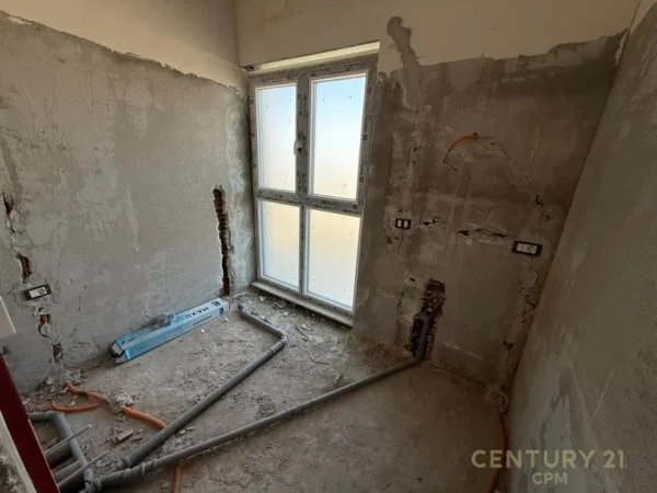 Tirane, shes apartament 1+1 Kati 2, 77 m² 117.300 € (Porta Tirana Re)