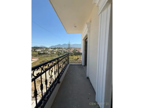 Tirane, shes apartament 1+1 Kati 2, 77 m² 117.300 € (Porta Tirana Re)