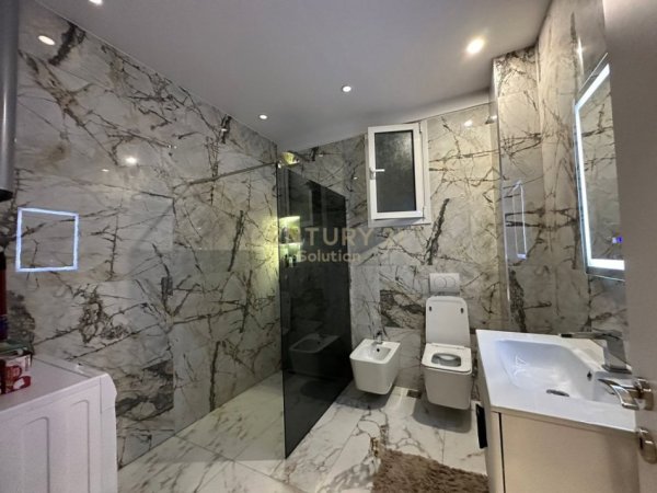 Tirane, jepet me qera apartament 1+1 Kati 3, 80 m² 600 € (Liqeni Thate)
