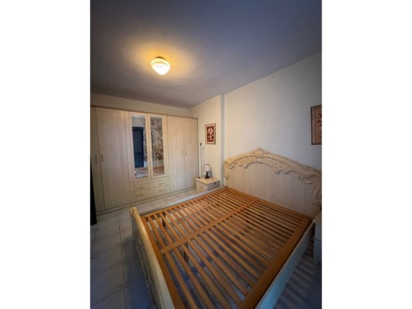 Tirane, jepet me qera apartament 1+1 Kati 2, 450 €
