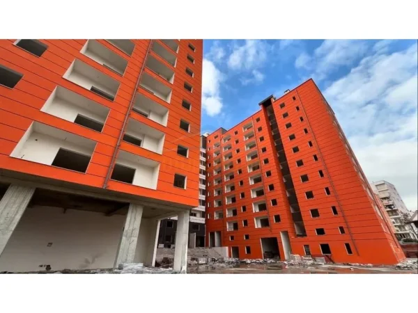 Tirane, shes apartament 2+1+Ballkon Kati 1, 93 m² 165.000 € 