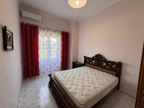 Tirane, jepet me qera apartament 2+1 Kati 4, 75 m² 550 € (Pallatet Shallvare)