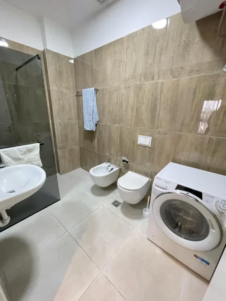 Tirane, jepet me qera apartament 2+1 Kati 15, 110 m² 1.200 € 