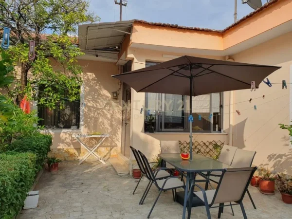 Tirane, jepet me qera apartament 1+1+Aneks+Ballkon Kati 1, 170 m² 800 € (Pazari i Ri)