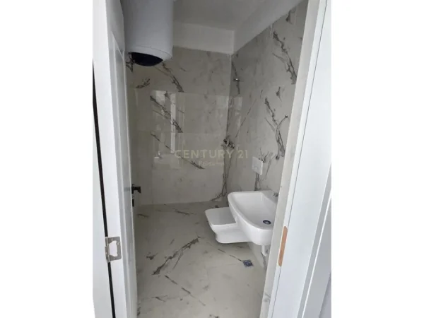 Durres, shes apartament 2+1 Kati 5, 80 m² 115.000 € (Golem)