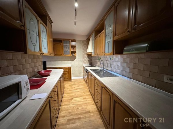 Tirane, shitet apartament 2+1 Kati 6, 155 m² 415.000 € (Tek Shallvaret)