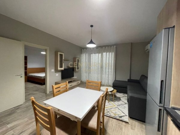 Tirane, jepet me qera apartament 1+1 Kati 6, 78 m² 550 € (ISH FUSHA E AVIACIONIT!)