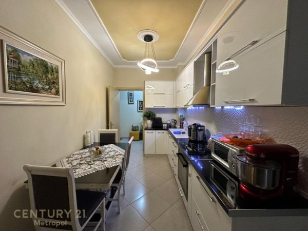 Tirane, shitet apartament 1+1 Kati 5, 75 m² 120.000 € (prane pallateve Çabej-Yzberish!)