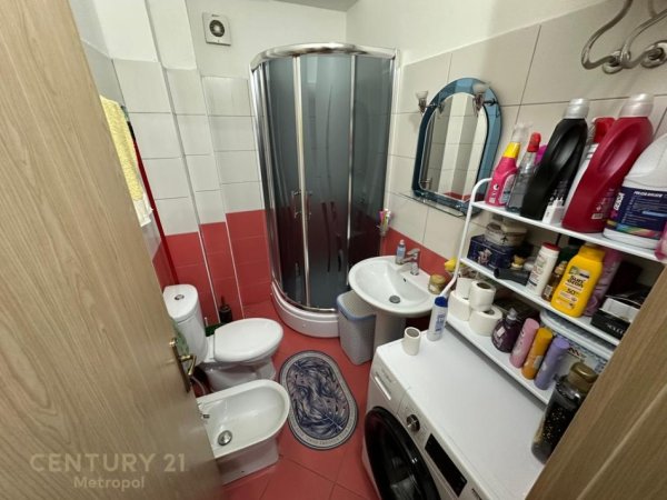 Tirane, shitet apartament 1+1 Kati 5, 75 m² 120.000 € (prane pallateve Çabej-Yzberish!)