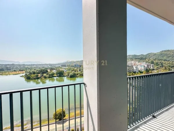 Tirane, jepet me qera apartament 2+1 Kati 10, 114 m² 2.200 € (LAKE VIEW RESIDENCE)