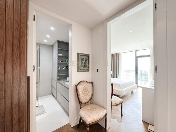 Tirane, jepet me qera apartament 2+1 Kati 10, 114 m² 2.200 € (LAKE VIEW RESIDENCE)