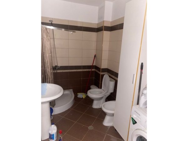 Tirane, jepet me qera apartament 2+1 Kati 5, 90 m² 400 €