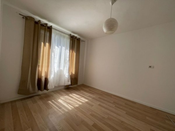 Tirane, shitet apartament 1+1 Kati 2, 56 m² 75.000 € (Kombinat)