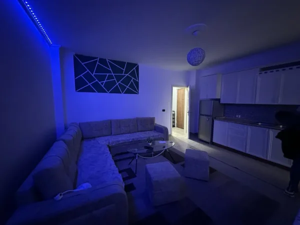 Tirane, jepet me qera apartament Kati 2, 80 m² 60 € (Luigj Gurakuqi)