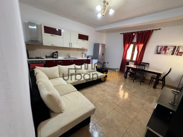 Tirane, jepet me qera apartament 2+1+Ballkon Kati 3, 100 m² 600 € (inxhinieria e Ndertimit)
