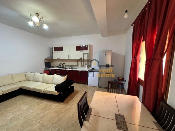 Tirane, jepet me qera apartament 2+1+Ballkon Kati 3, 100 m² 600 € (inxhinieria e Ndertimit)