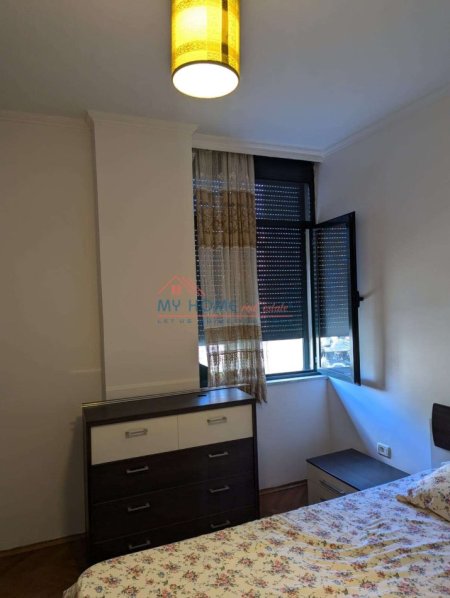 Tirane, jepet me qera apartament 2+1+Ballkon Kati 2, 90 m² 720 € (Rruga Dora D’Istria)
