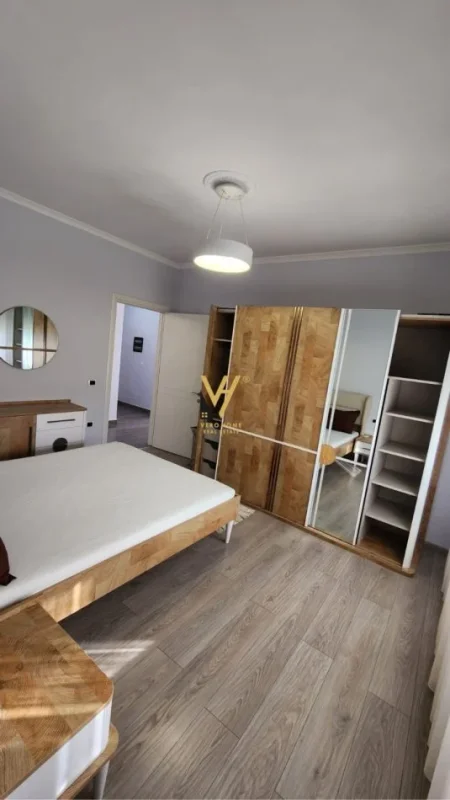 Tirane, jepet me qera apartament 3+1+Ballkon Kati 6, 130 m² 1.500 € (KOPESHTI ZOLOGJIK)