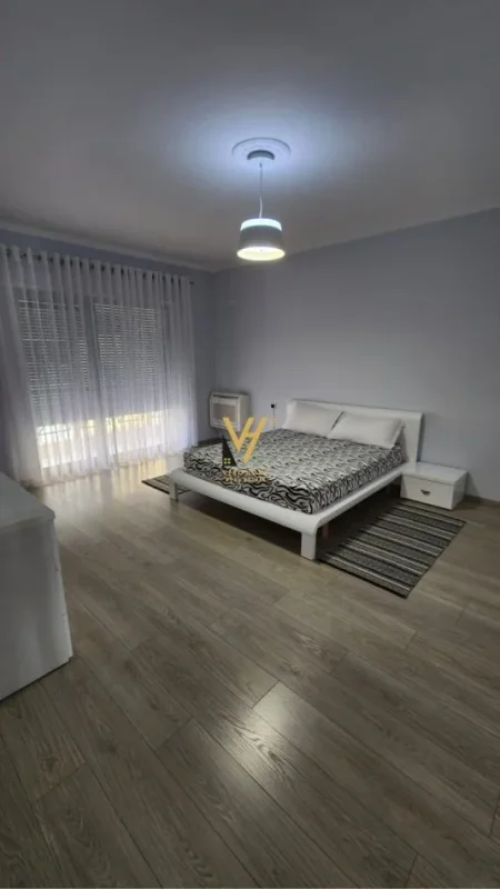 Tirane, jepet me qera apartament 3+1+Ballkon Kati 6, 130 m² 1.500 € (KOPESHTI ZOLOGJIK)