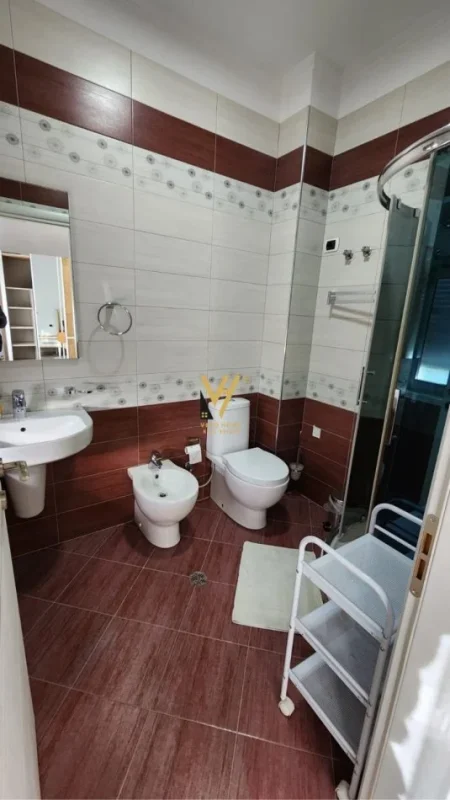 Tirane, jepet me qera apartament 3+1+Ballkon Kati 6, 130 m² 1.500 € (KOPESHTI ZOLOGJIK)