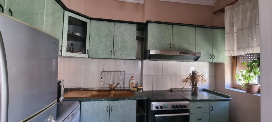 Tirane, jepet me qera apartament 2+1+Ballkon Kati 5, 130 m² 510 € (Rruga Kongresi i Manastirit)