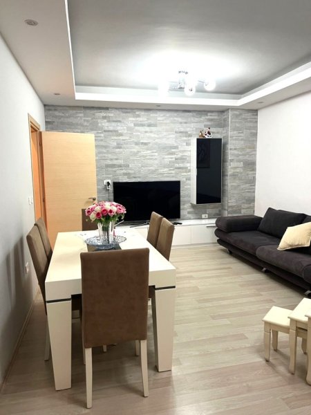 Tirane, jepet me qera apartament 2+1 Kati 5, 100 m² 500 € ( JEPET ME QERA SUPER APARTAMENT 2+1+2 TUALETE NE ASTIR AFER BAR OSLO)