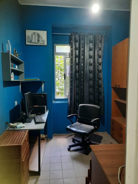 Tirane, me qera, ambjent biznesi Kati parë, 70m²  (Reshit çollaku)