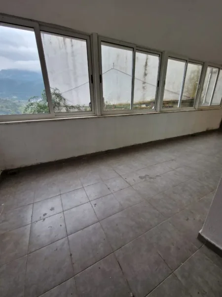 Tirane, shitet apartament 1+1+Ballkon Kati 1, 83 m² 87.000 € 