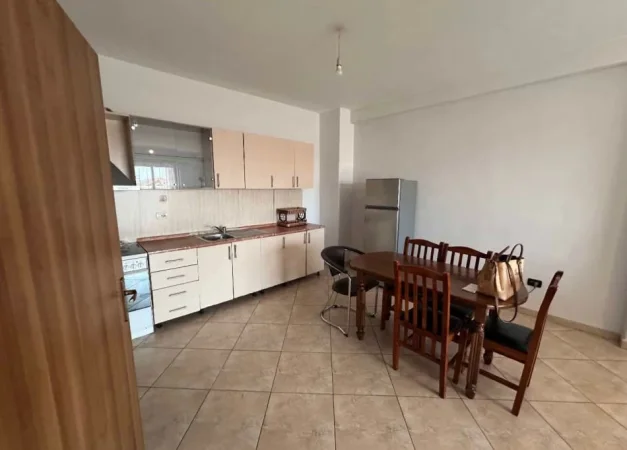 Tirane, jepet me qera apartament 2+1+Ballkon Kati 3, 120 m² 400 € (Astir)