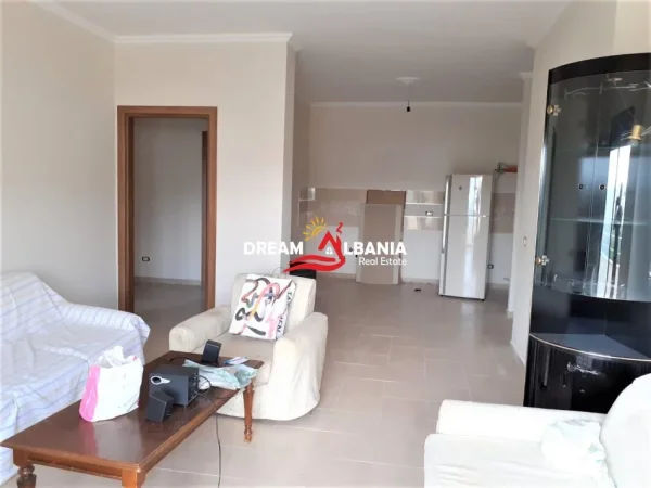 Tirane, shitet apartament 2+1+Ballkon Kati 3, 107 m² 180.000 € (ne Tufine prane Shkolles “Vellazerimi”)