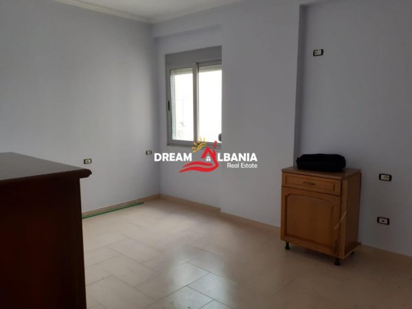 Tirane, shitet apartament 2+1+Ballkon Kati 3, 107 m² 180.000 € (ne Tufine prane Shkolles “Vellazerimi”)