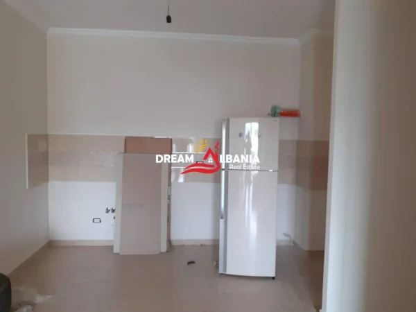 Tirane, shitet apartament 2+1+Ballkon Kati 3, 107 m² 180.000 € (ne Tufine prane Shkolles “Vellazerimi”)