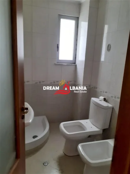 Tirane, shitet apartament 2+1+Ballkon Kati 3, 107 m² 180.000 € (ne Tufine prane Shkolles “Vellazerimi”)