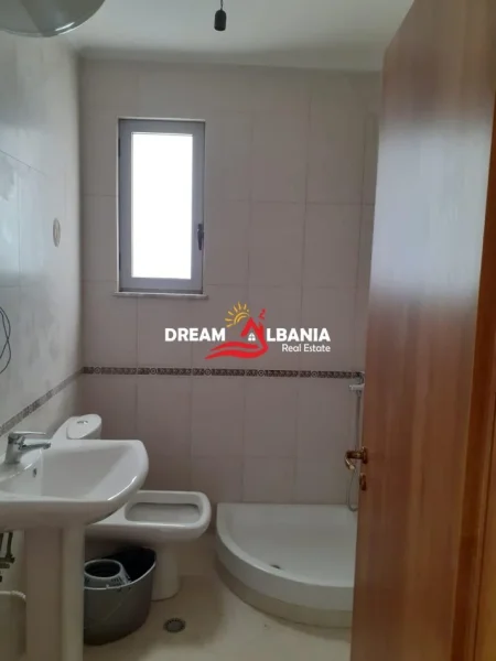 Tirane, shitet apartament 2+1+Ballkon Kati 3, 107 m² 180.000 € (ne Tufine prane Shkolles “Vellazerimi”)