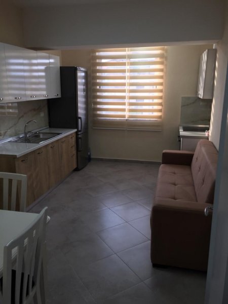 Tirane, jepet me qera apartament 2+1 Kati 5, 500 € 