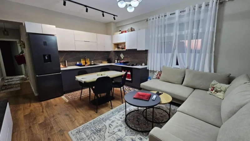 Tirane, jepet me qera apartament 2+1+Aneks , 80 m² 600 €