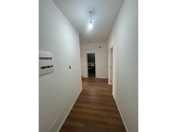 Tirane, shitet apartament 2+1 Kati 4, 95 m² 190.500 € (Farmacia 10)