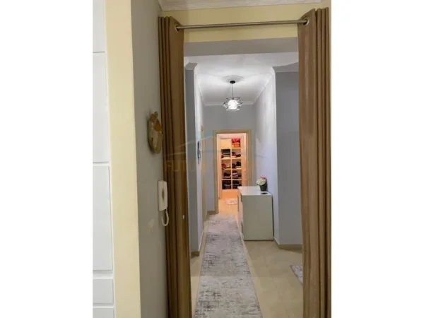 Tirane, shitet apartament 2+1+Ballkon Kati 1, 124 m² 151.000 € (Fresku, pranë Restorant Fresku)