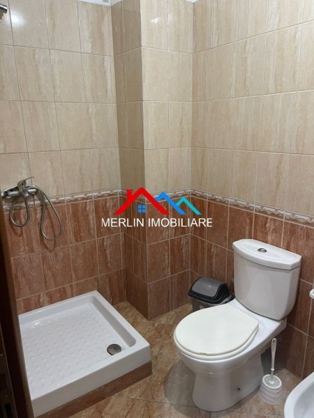 Tirane, jepet me qera apartament 1+1+Ballkon Kati 8, 60 m² 380 € (RRUGA MIKEL MARULI)