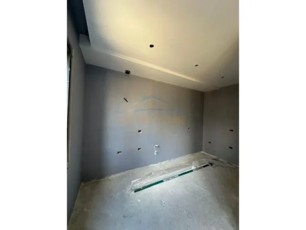 Tirane, shitet apartament 2+1+Ballkon Kati 4, 130 m² 286.000 € (Xibrake ,Kompleksi Xheluks, Rruga Elbasanit, Tiranë)