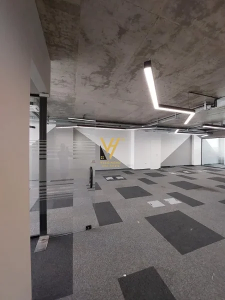 Tirane, jepet me qera zyre Kati 2, 370 m² 6.600 € (RRUGA E KOSOVARVE)