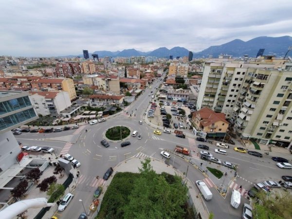 Tirane, shitet ambjent biznesi Kati 0, 34 m² 50.000 € (Komuna e Parisit, Tiranë)